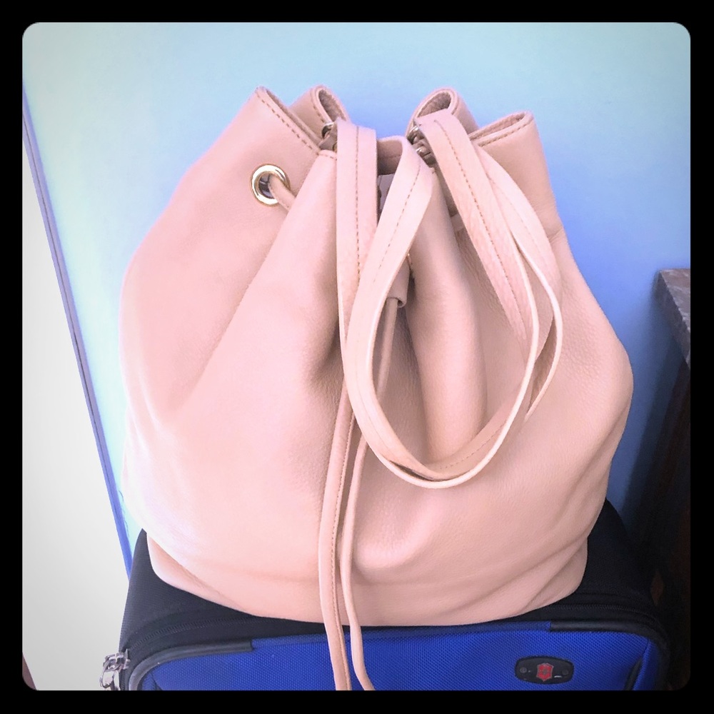 NWOT TALBOTS Bucket Bag In Blush (peach/pink). 😎
